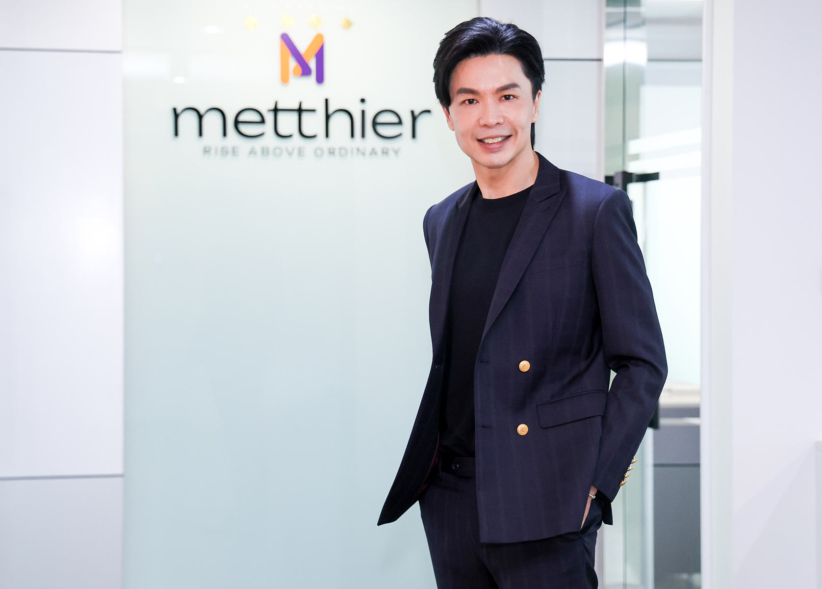 แนวคิดการบริหารคนแบบ ‘ขยล ตันติชาติวัฒน์’ ผู้บริหารที่ปลุกธุรกิจ Sunset สู่ Tech-Driven Service Company